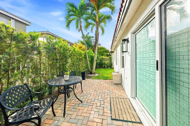 $534,900 | 4052 Crescent Creek Place, Coconut Creek, FL 33073