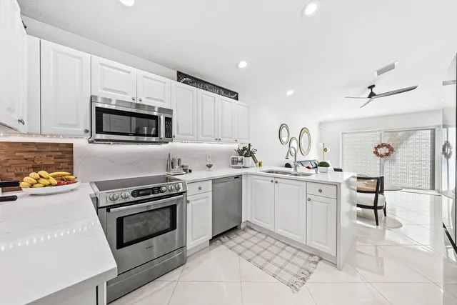 $534,900 | 4052 Crescent Creek Place, Coconut Creek, FL 33073