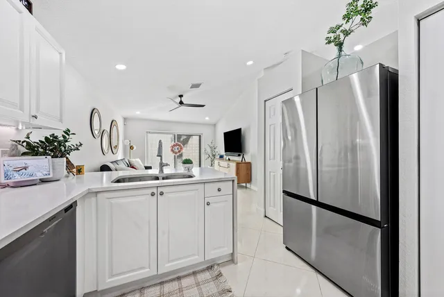 $534,900 | 4052 Crescent Creek Place, Coconut Creek, FL 33073