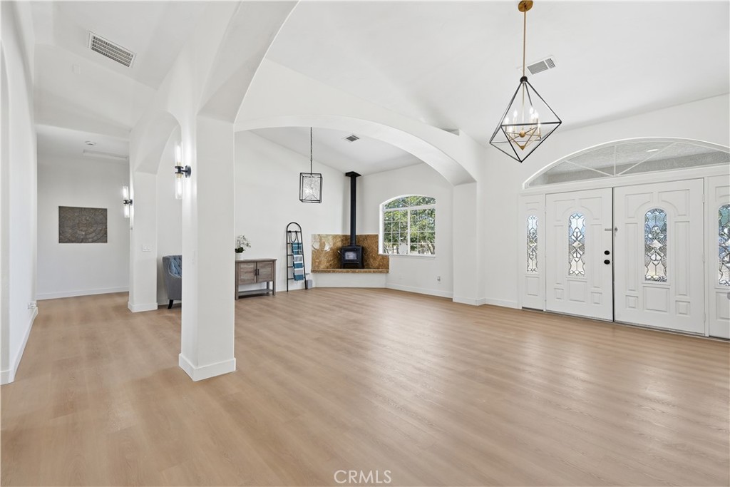 825 La Mesa Road Pinon Hills, CA 92372 - Photo 17 of 64