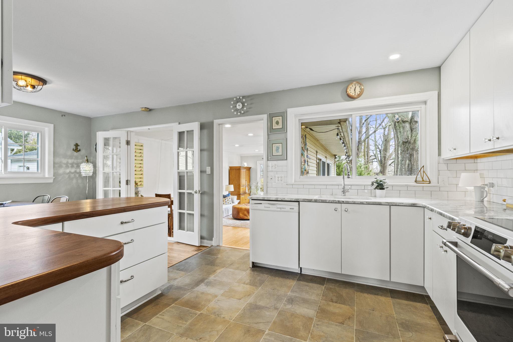 20 Baldridge Road Annapolis, MD 21401 - Photo 8 of 47 Oversized window highlighting backyard beauty
