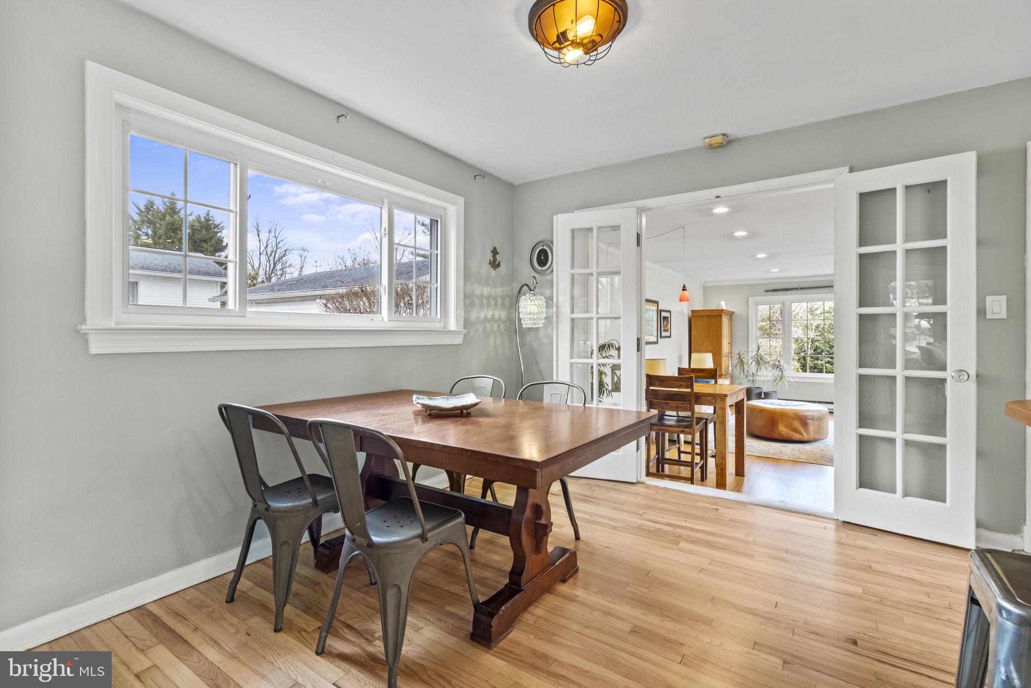 20 Baldridge Road Annapolis, MD 21401 - Photo 9 of 47 Eat in kitchen/dining area with picture window