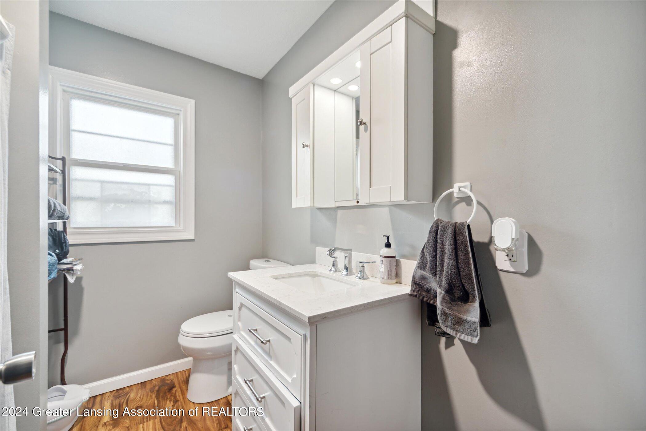 3611 Pleasant Grove Road Lansing, MI 48910 - Photo 13 of 26 15-3611-Pleasant-Grove-Rd-Lansing-MI-489