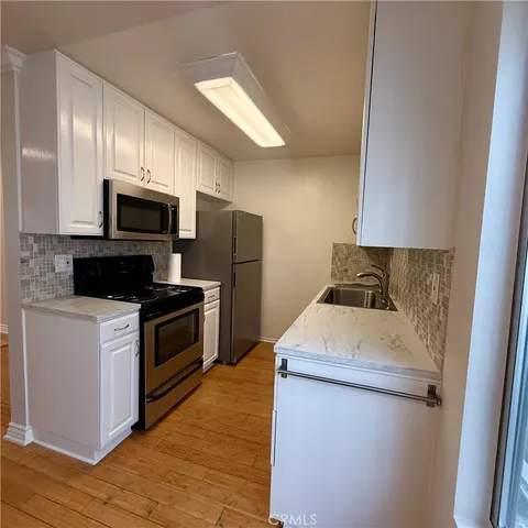 $3,100 | 12801 Moorpark Street, Unit 106, Studio City, CA 91604