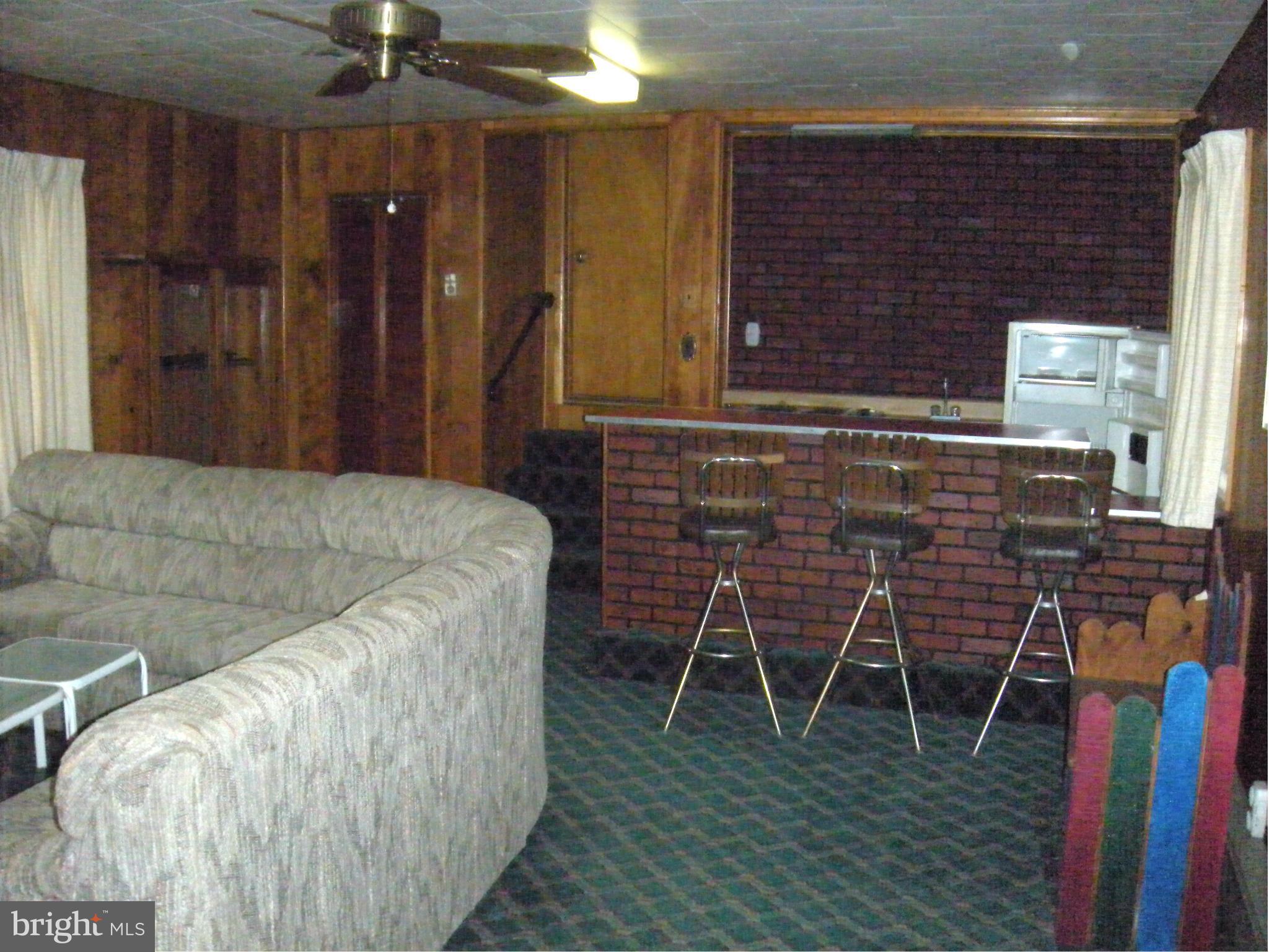 7414 Bay Front Road Baltimore, MD 21219 - Photo 14 of 29 Family Room