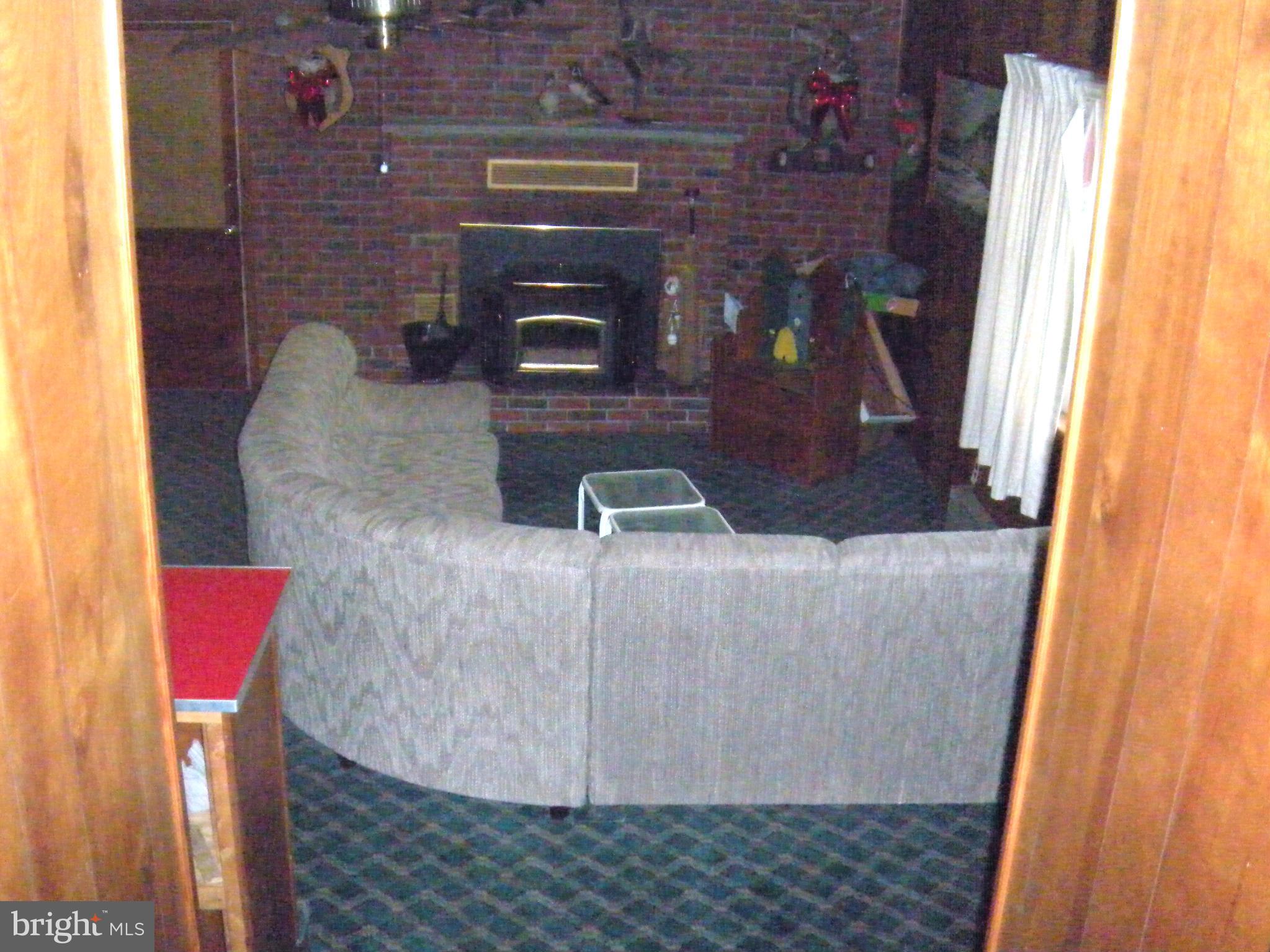 7414 Bay Front Road Baltimore, MD 21219 - Photo 17 of 29 Family Room