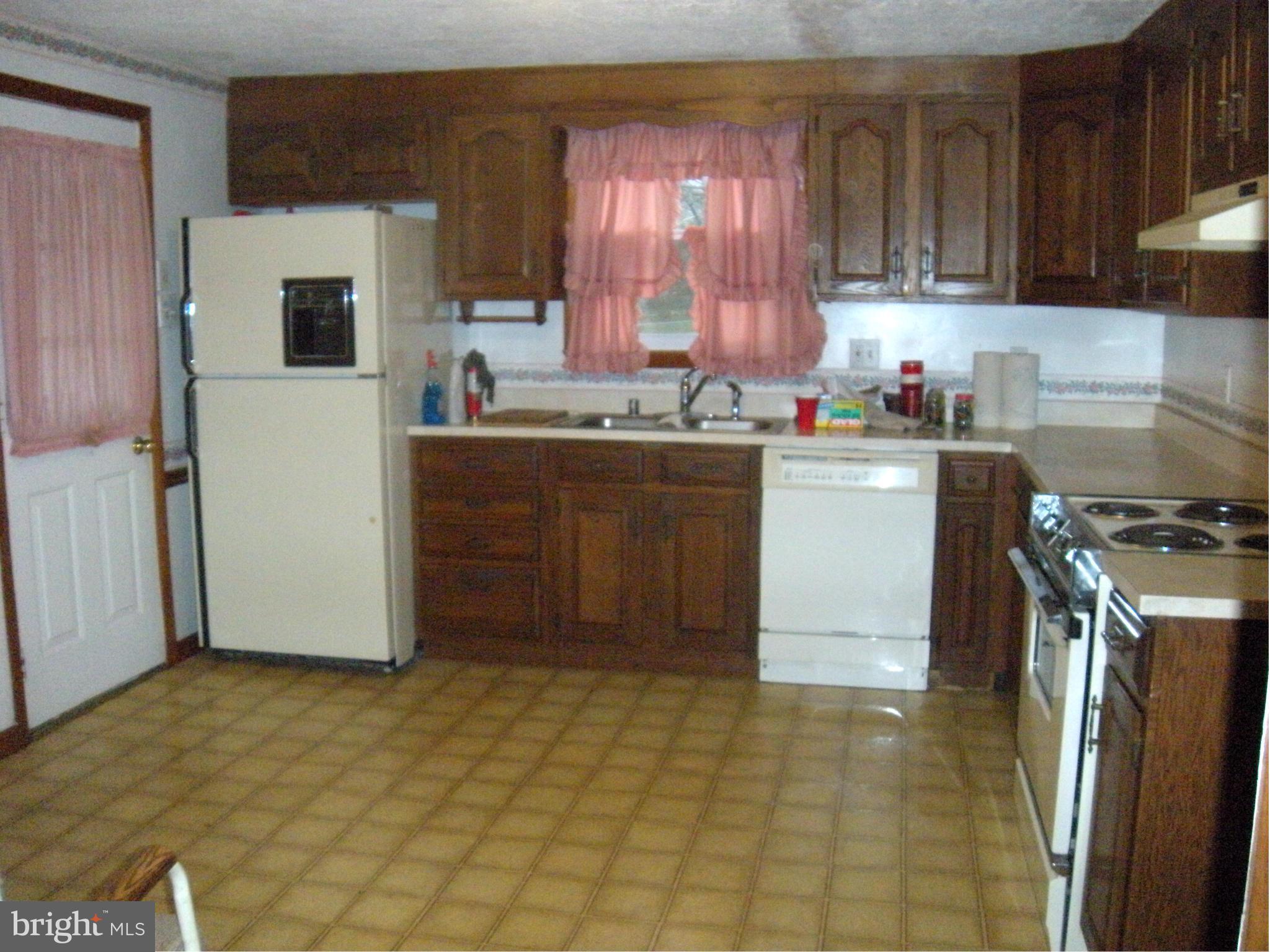 7414 Bay Front Road Baltimore, MD 21219 - Photo 18 of 29 Kitchen