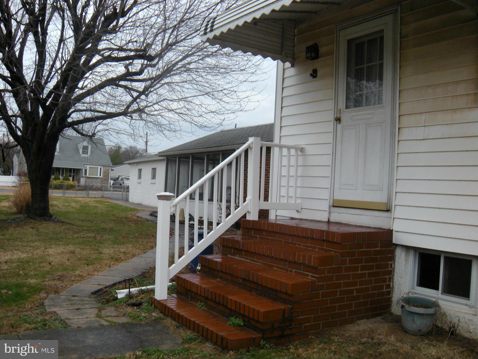 7414 Bay Front Road Baltimore, MD 21219 - Photo 5 of 29 Exterior (General)