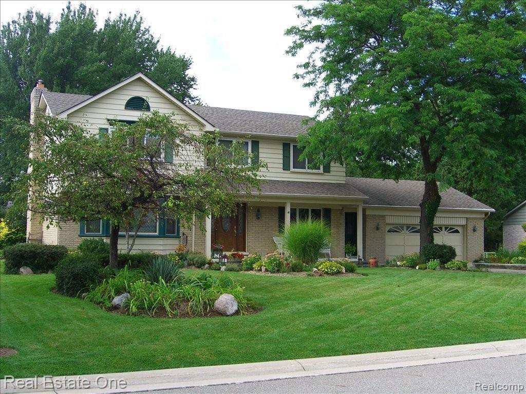 2146 Wayward Drive Rochester, MI 48309 - Photo 21 of 25 Mature Trees