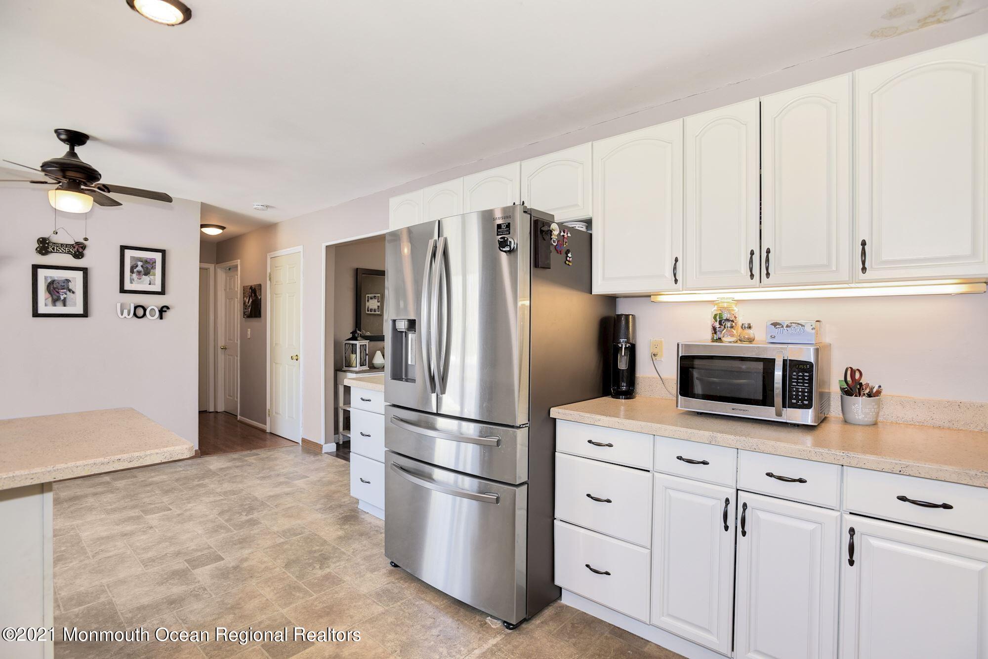 166 Hawkin Road New Egypt, NJ 08533 - Photo 20 of 37 Eat-In Kitchen