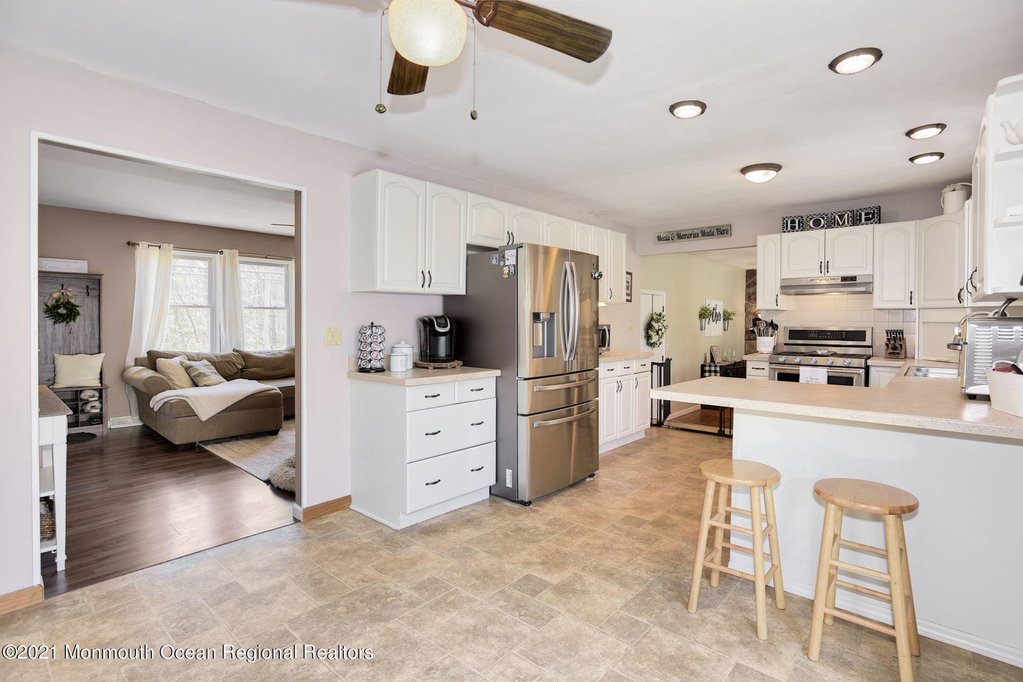 166 Hawkin Road New Egypt, NJ 08533 - Photo 21 of 37 Eat-In Kitchen