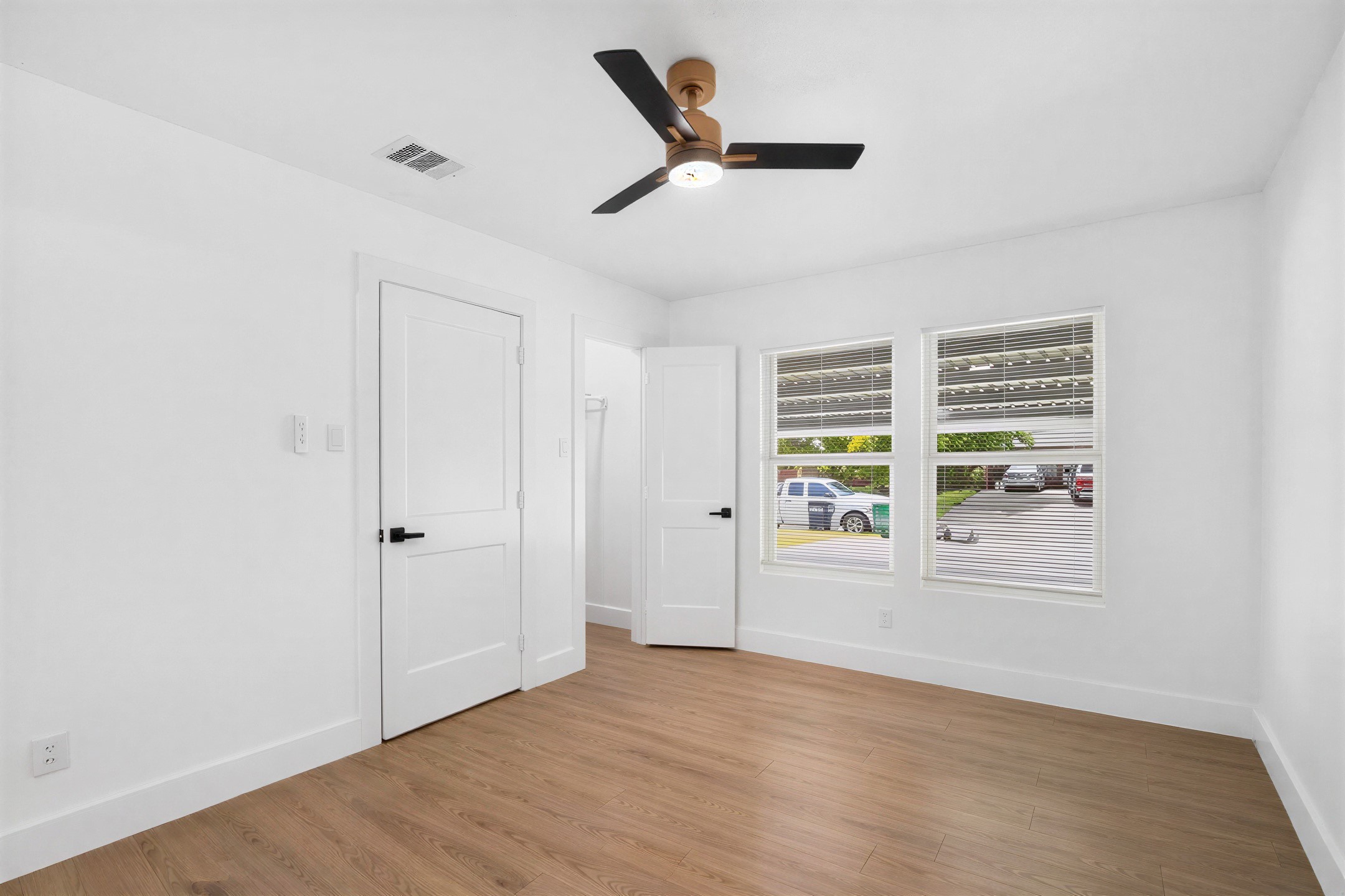 1015 Roper Street Houston, TX 77034 - Photo 17 of 48