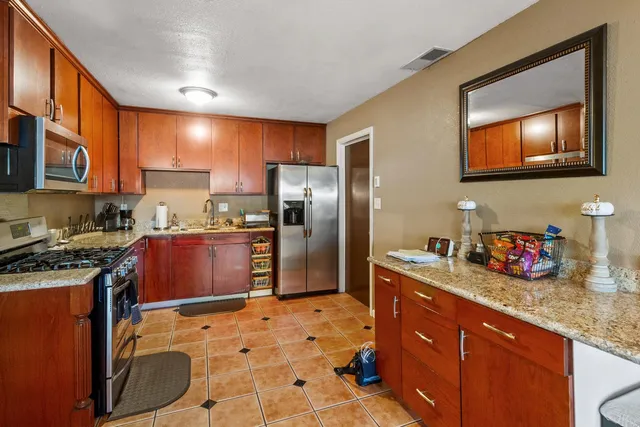 $360,000 | 209 Carmillita Way, Modesto, CA 95354