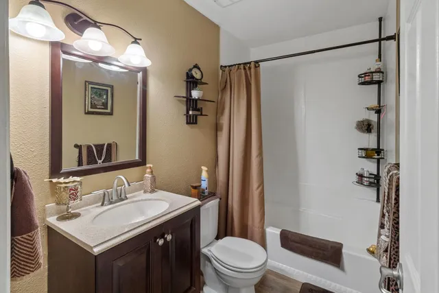 $360,000 | 209 Carmillita Way, Modesto, CA 95354