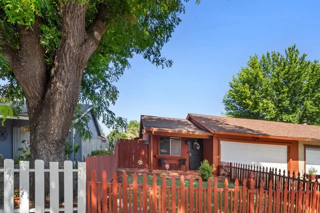 $360,000 | 209 Carmillita Way, Modesto, CA 95354