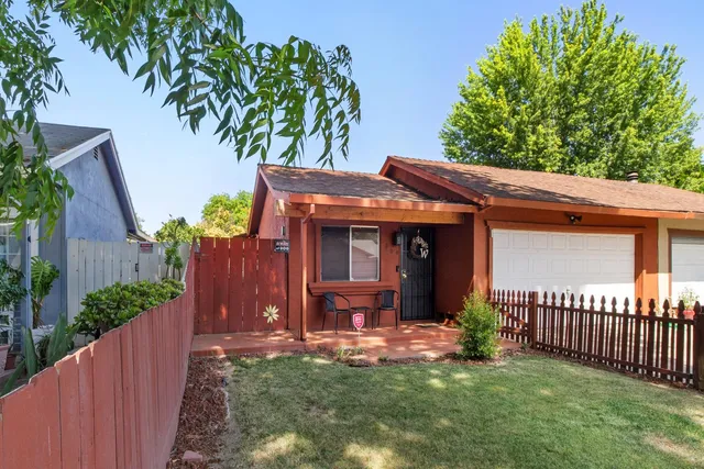 $360,000 | 209 Carmillita Way, Modesto, CA 95354