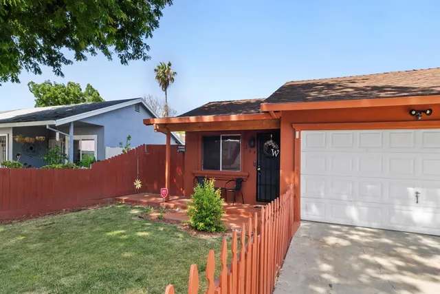 $360,000 | 209 Carmillita Way, Modesto, CA 95354