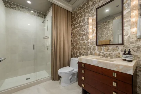 $2,999,000 | 2550 North Lakeview Avenue, Unit N1904, Chicago, IL 60614