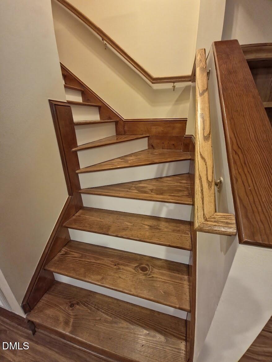 6844 Gloucester Road Raleigh, NC 27612 - Photo 9 of 25 a view of entryway