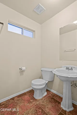 a view of entryway and hall