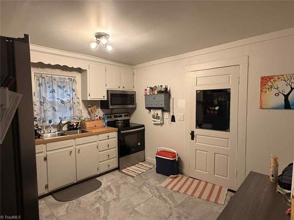 180 Shamrock Road Moravian Falls, NC 28654 - Photo 2 of 9