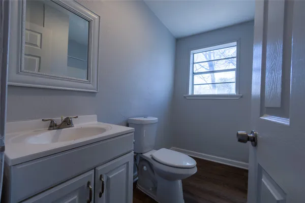 $1,900 | 2304 Thrasher Lane, Unit A, Austin, TX 78741