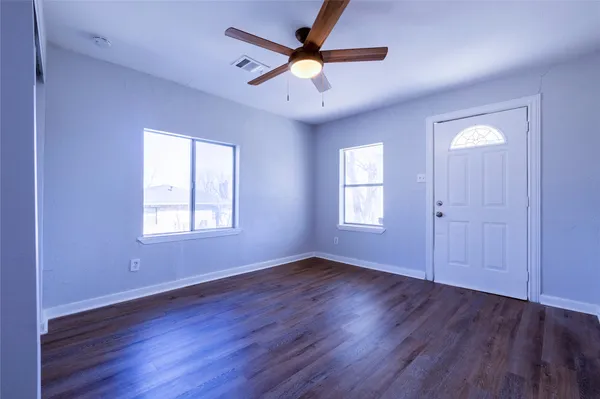 $1,900 | 2304 Thrasher Lane, Unit A, Austin, TX 78741