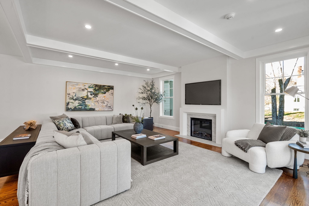 201 Lowell Road Wellesley, MA 02481 - Photo 4 of 42