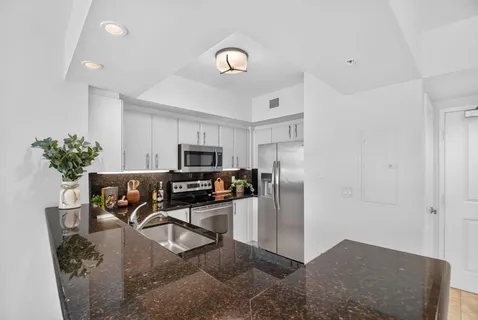 $649,000 | 403 South Sapodilla Avenue, Unit 307, West Palm Beach, FL 33401