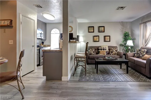 $2,000 | Undisclosed Address, Las Vegas, NV 89103