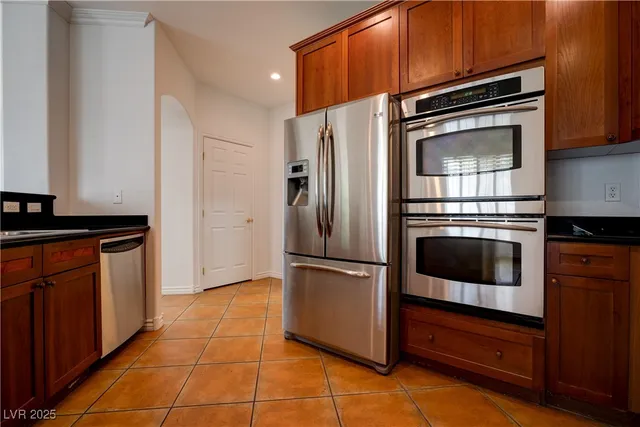 $2,350 | 2412 Energized Court, Henderson, NV 89052