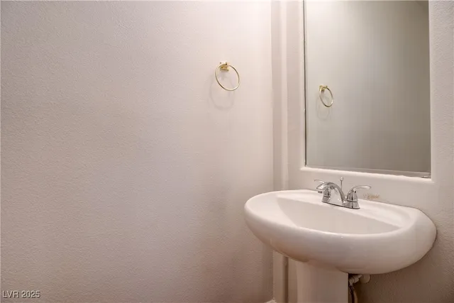 $2,350 | 2412 Energized Court, Henderson, NV 89052