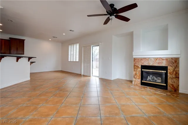 $2,350 | 2412 Energized Court, Henderson, NV 89052