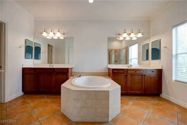 $2,350 | 2412 Energized Court, Henderson, NV 89052