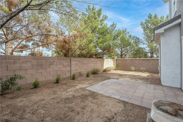 $2,350 | 2412 Energized Court, Henderson, NV 89052