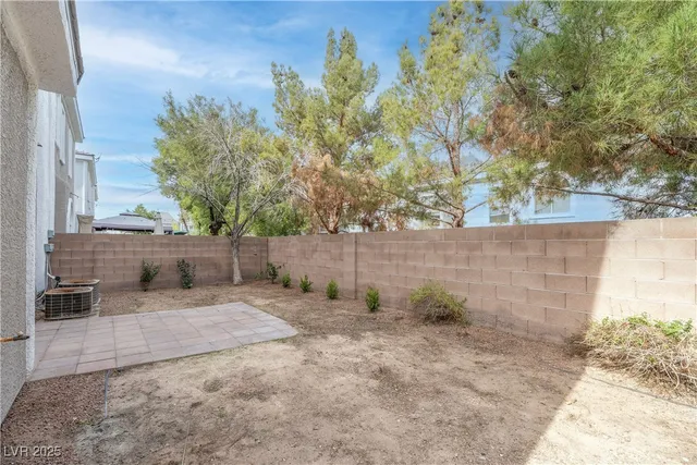 $2,350 | 2412 Energized Court, Henderson, NV 89052