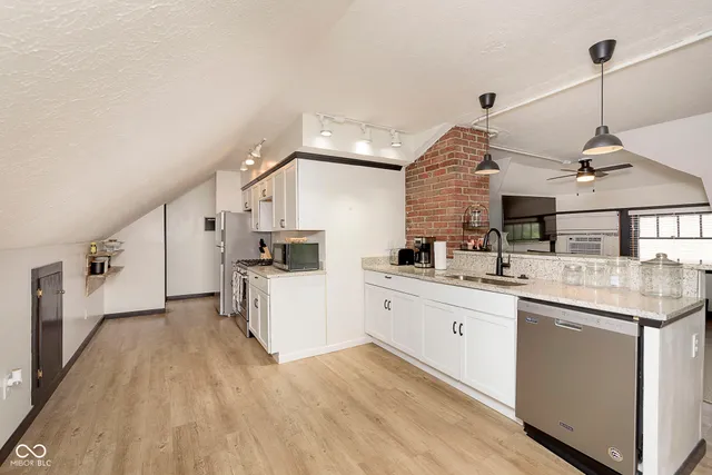 $1,400 | 1428 North Park Avenue, Unit 6, Indianapolis, IN 46202