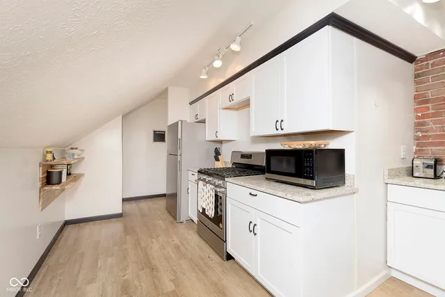 $1,400 | 1428 North Park Avenue, Unit 6, Indianapolis, IN 46202