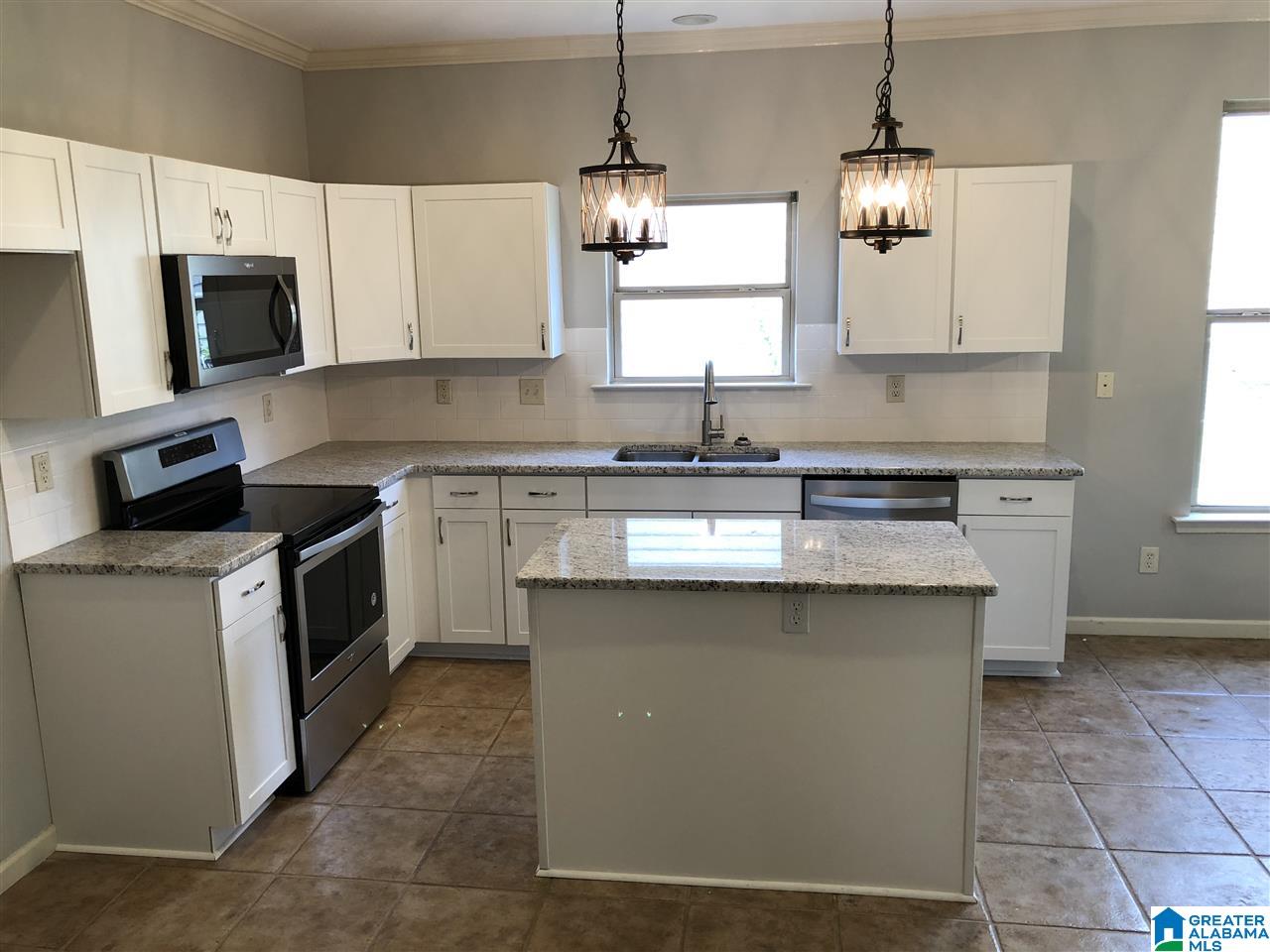 1056 Riviera Drive Calera, AL 35040 - Photo 2 of 28