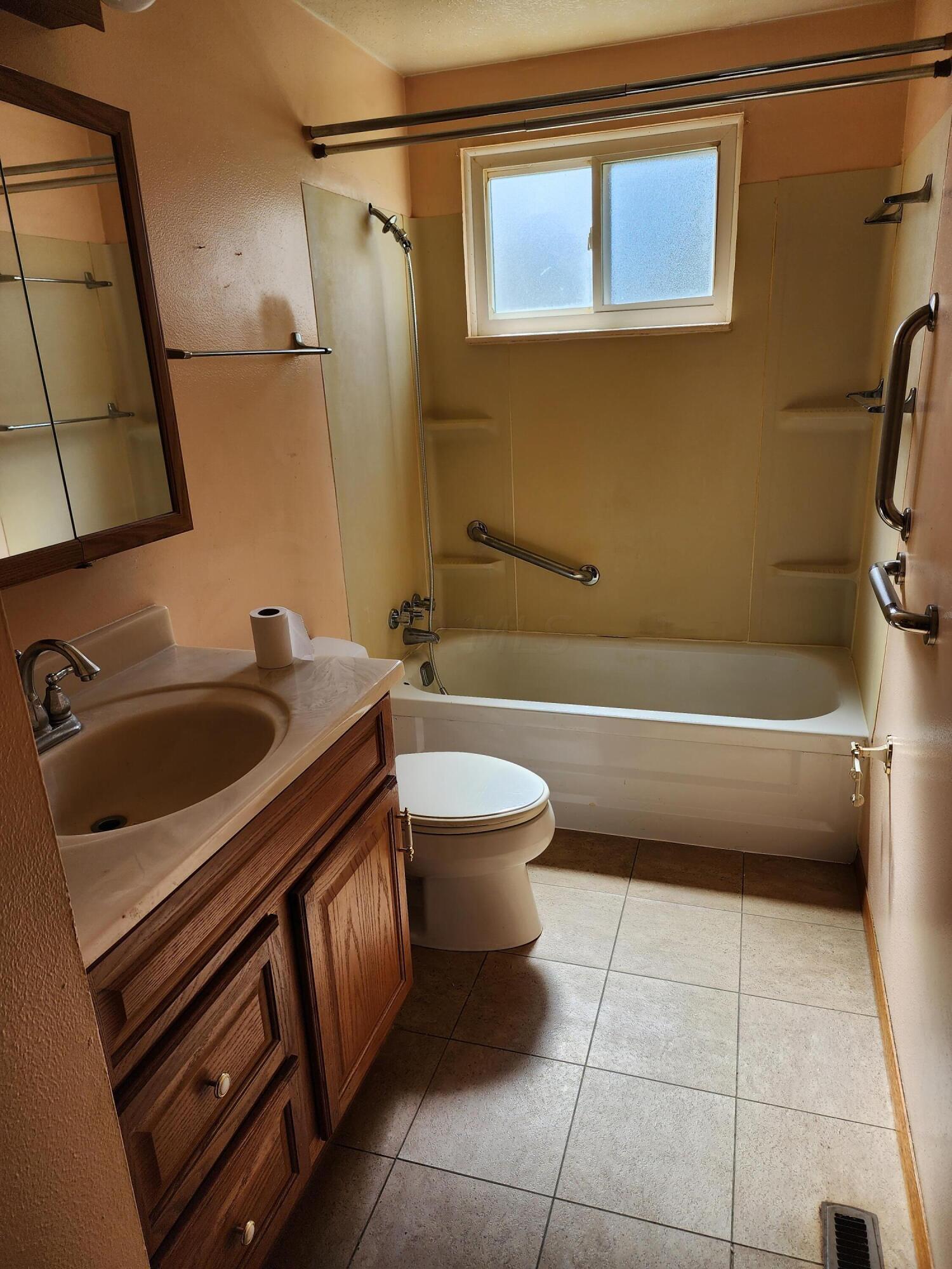 3977 Lynward Road Columbus, OH 43228 - Photo 38 of 50 20220923_130016