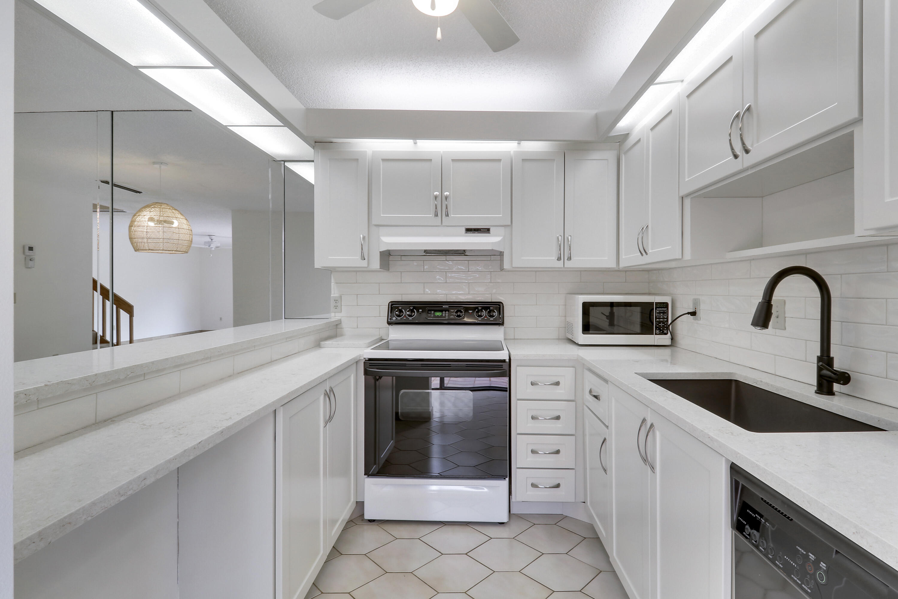 825 Center Street, Unit 49C Jupiter, FL 33458 - Photo 25 of 62 House2-10