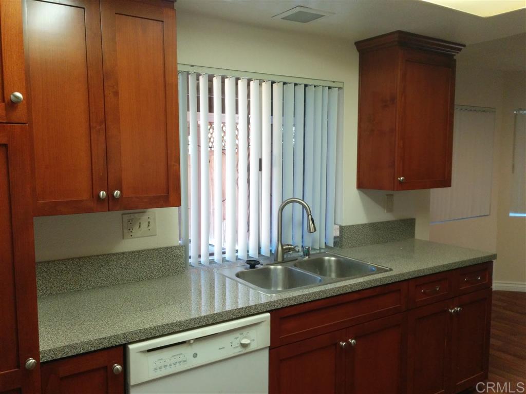 6651 Plaza Ridge Road San Diego, CA 92114 - Photo 6 of 14