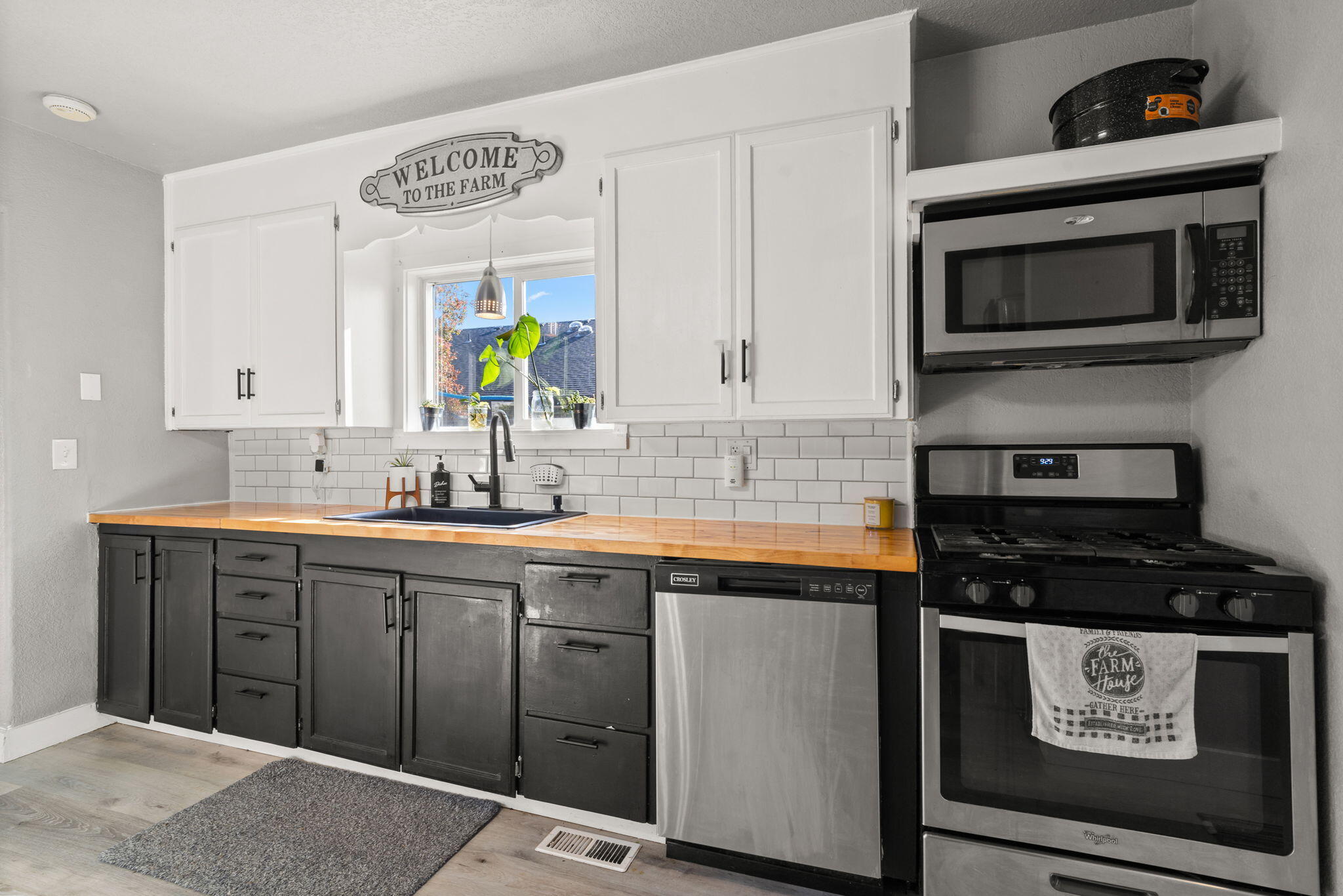 2975 Leonard Road Grants Pass, OR 97527 - Photo 10 of 28 17-web-or-mls-18_2975 leonard road - 17