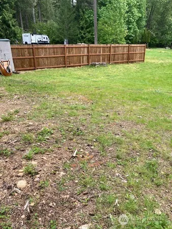 a view of yard with green space