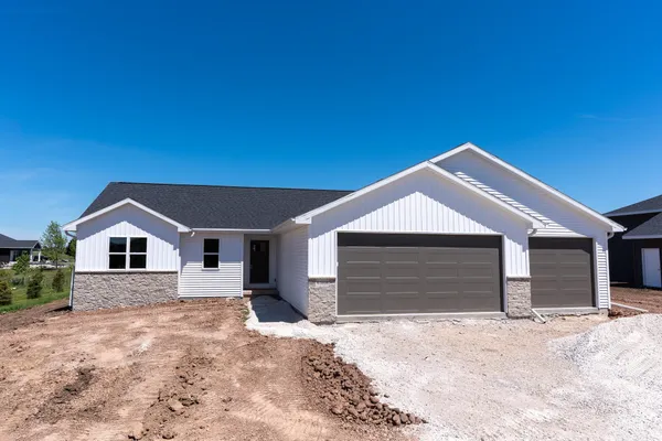 $469,900 | W5896 Edgewood Drive, Menasha, WI 54952