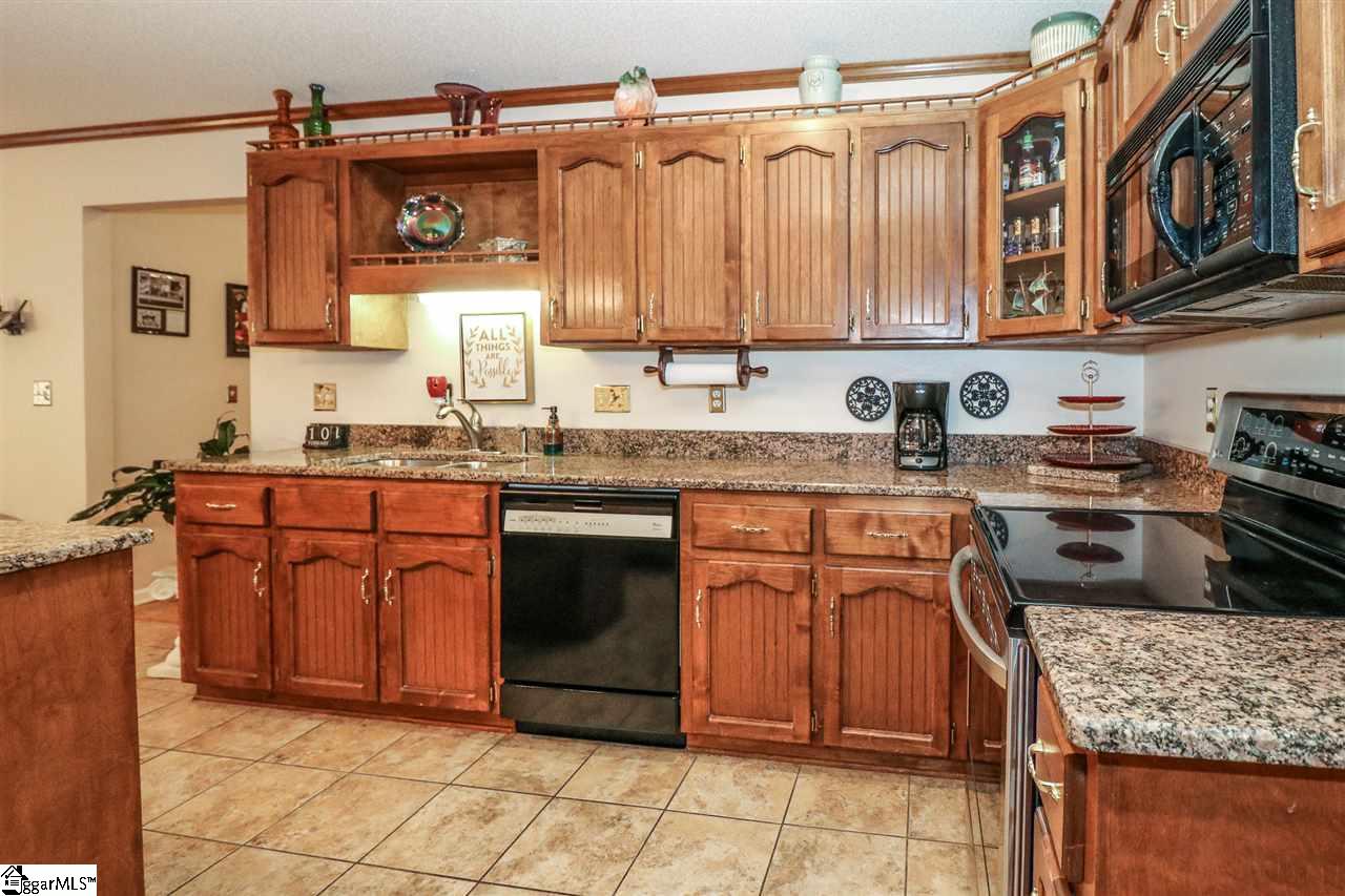 413 North Silver Ridge Drive Greer, SC 29651 - Photo 13 of 36