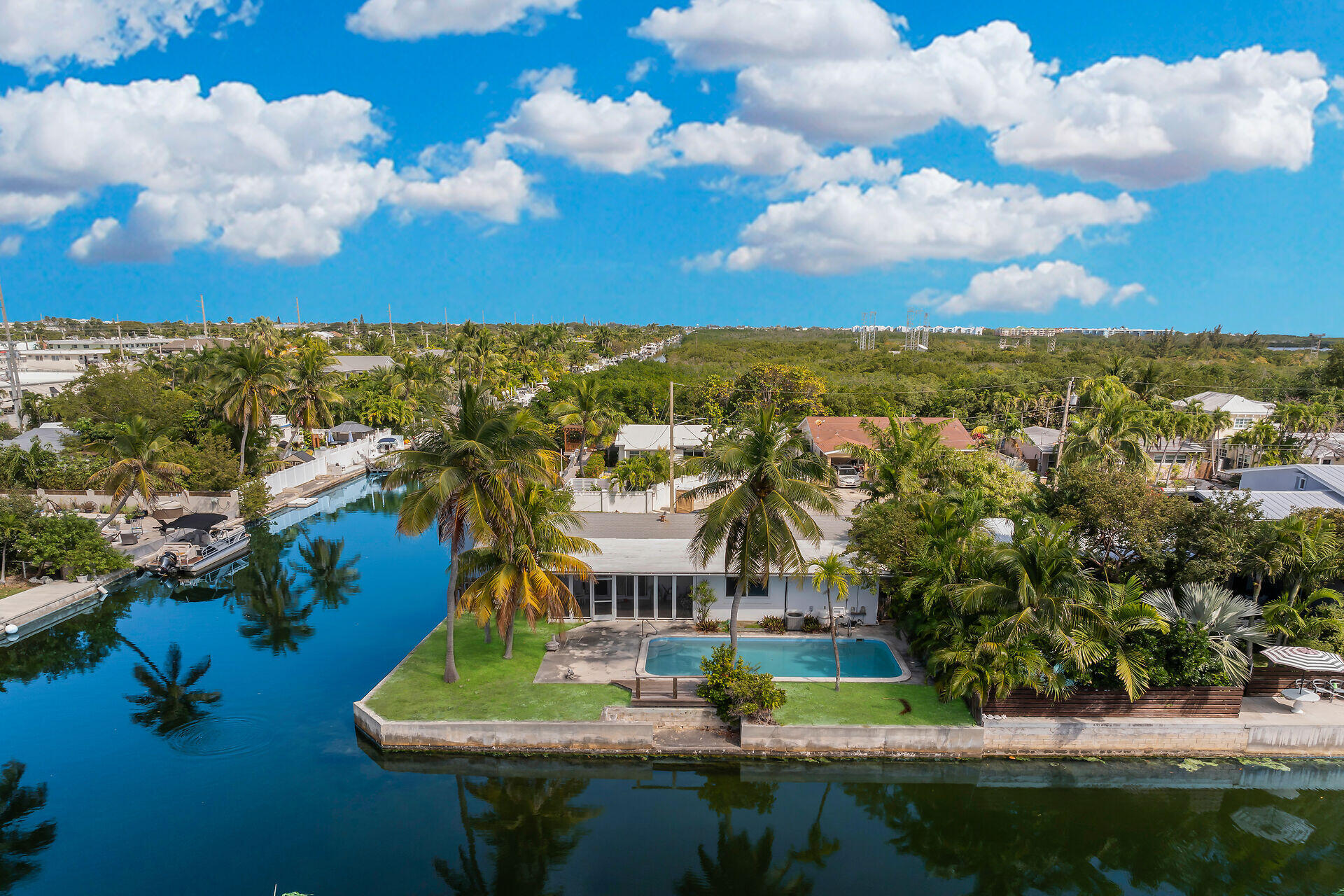 a view of building with yard
