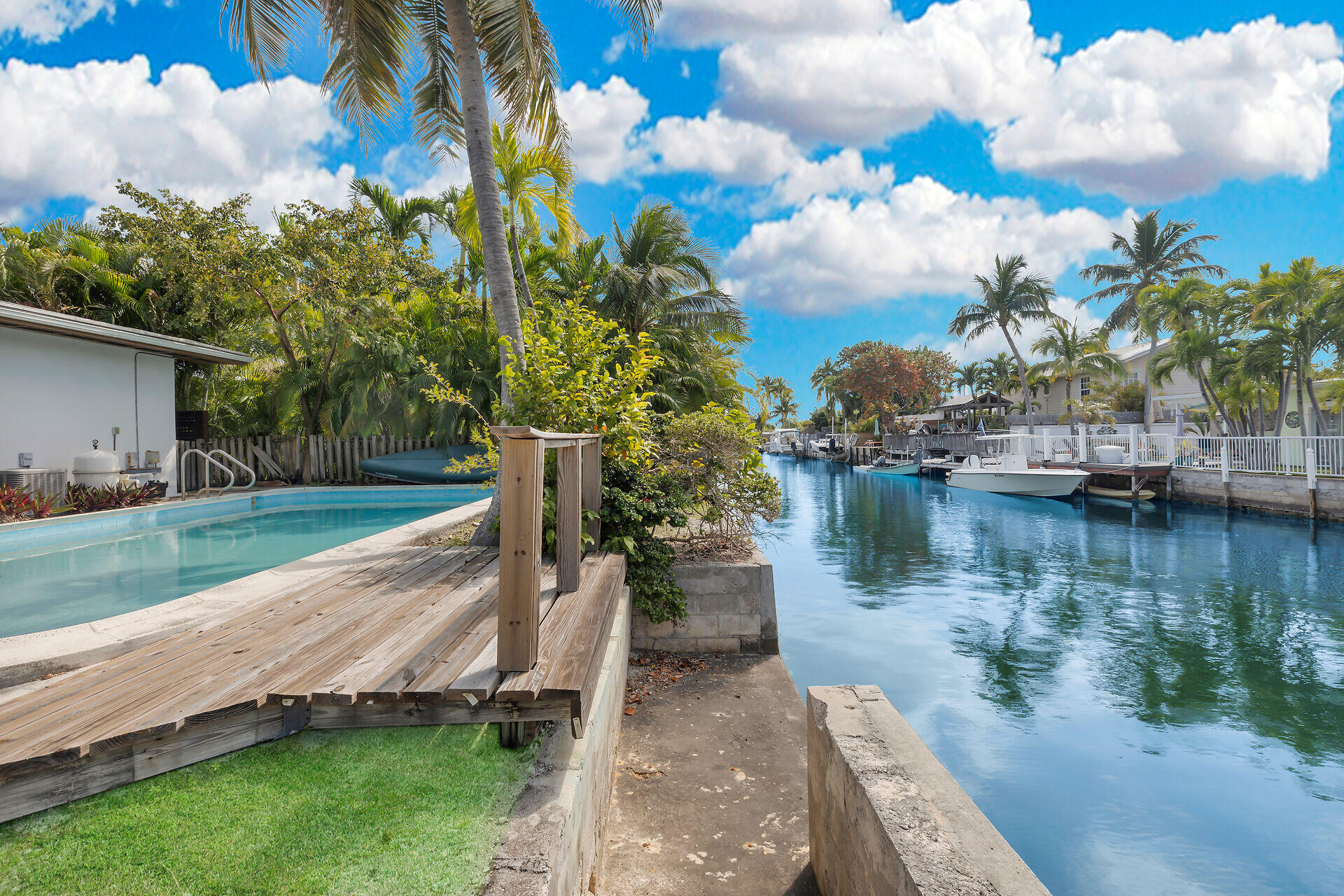 1600 Bahama Drive Key West, FL 33040 - Photo 39 of 41 a view of a lake with houses