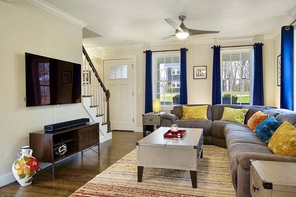 133 Warren Road Framingham, MA 01702 - Photo 3 of 34