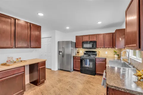 $270,000 | 16718 Warbler Drive, Conroe, TX 77385